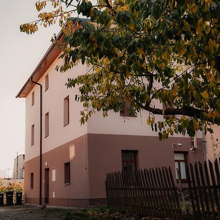 Apartmany Centrum Нови-Бор Экстерьер фото